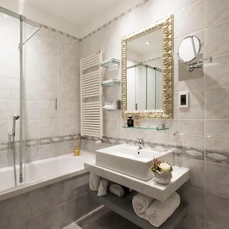 Villaggio Narrante - Foresteria Delle Vigne 4*