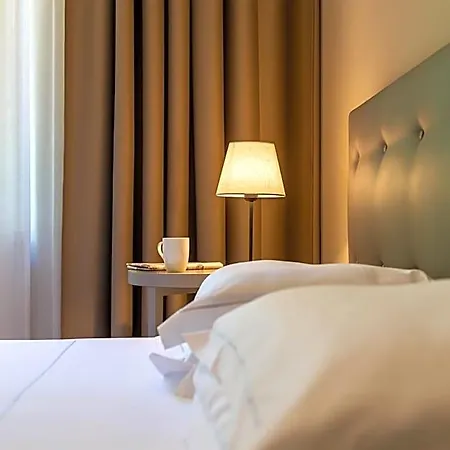 Villaggio Narrante - Foresteria Delle Vigne 4* Серралунга-д'Альба